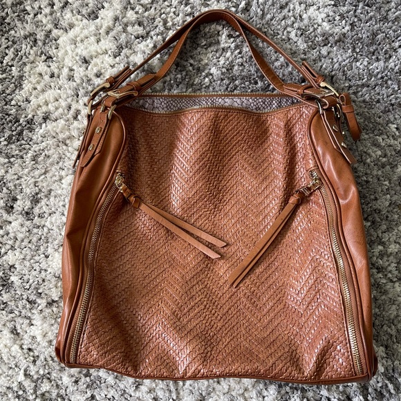 Steve Madden Bwinnie Cognac Brown Hobo zipper bag - Picture 2 of 9